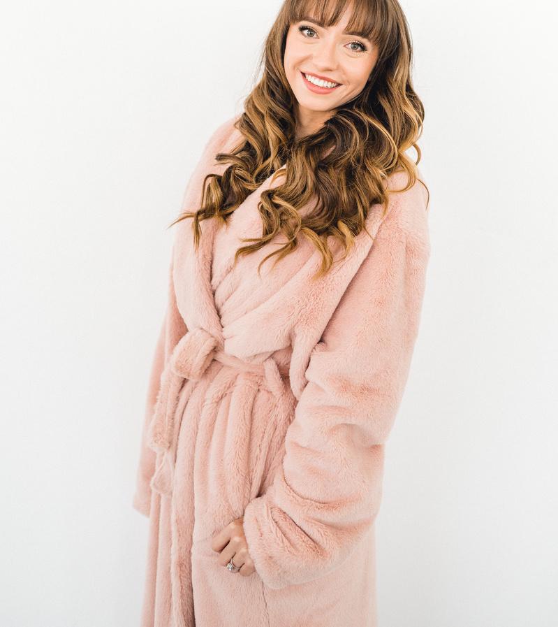 Dreamscene Leopard Print Dressing Gown for Women Flannel Fleece Hood Sherpa  Lined Soft Plush Robe Belt, Blush Pink - One Size : Amazon.co.uk: Fashion